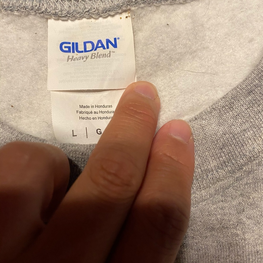 Men’s gray sweatshirt